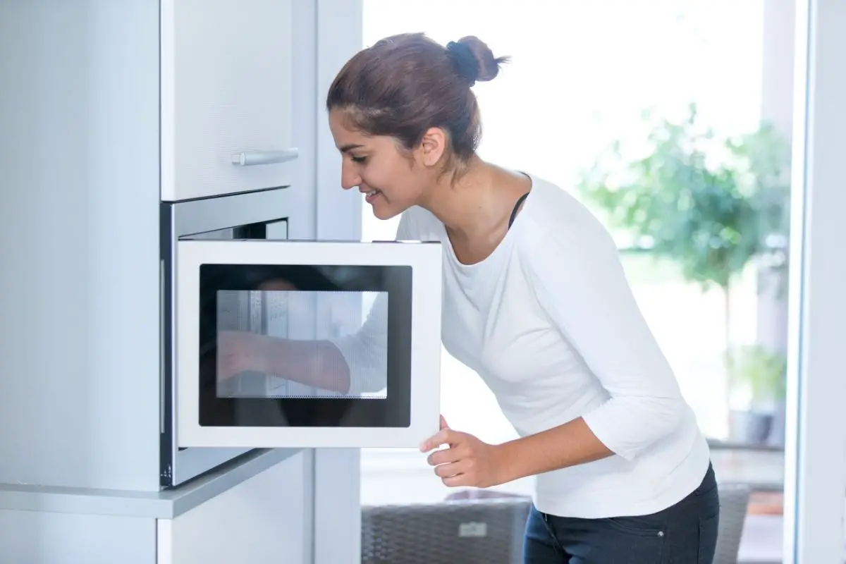 How To Get Rid Of Burnt Smell In Microwave